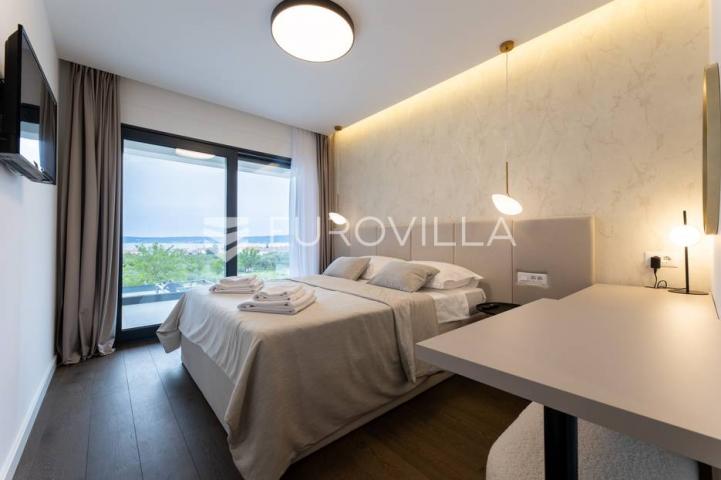 Kaštel Stari, luksuzna vila s bazenom i pogledom na more