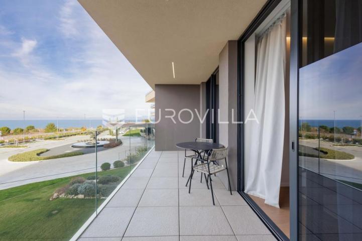 Istra, Savudrija, Petram resort, dugoročni najam jednosobnog apartmana 64 m², pogled more