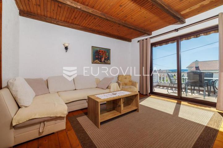Krk, Punat, samostojeća kuća s dva apartmana po 100 m², studio apartman, bazen, garaža, sauna