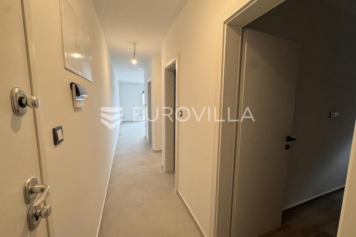 Pag, Šimuni, dvosoban apartman s vrtom 120 m od mora