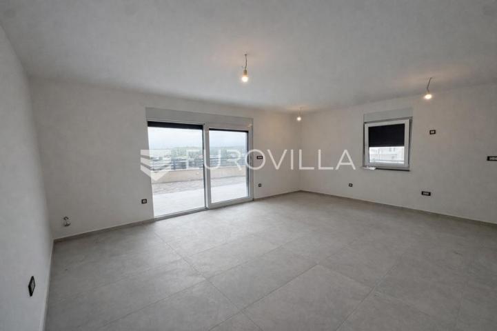 Pag, Šimuni, dvosoban apartman s vrtom 120 m od mora