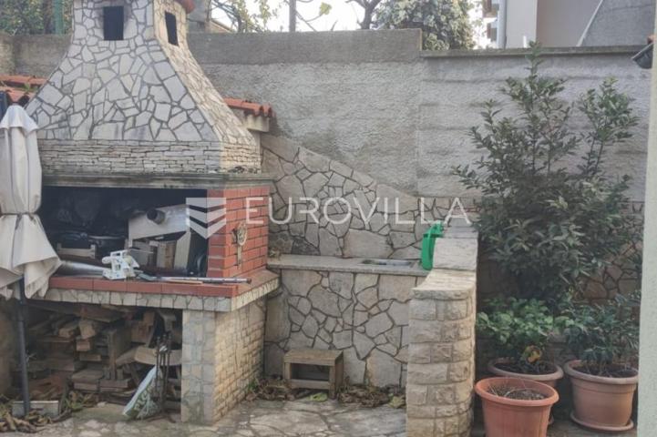 Istra, Pula, stan 100 m², prizemlje, mirna lokacija