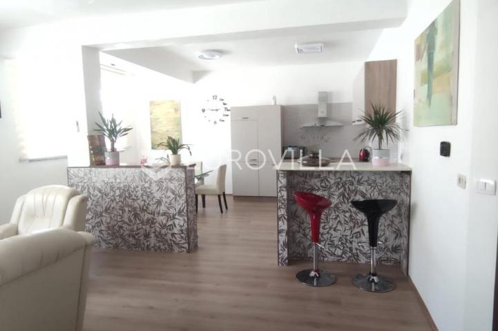 Istra, Pula, stan 100 m², prizemlje, mirna lokacija