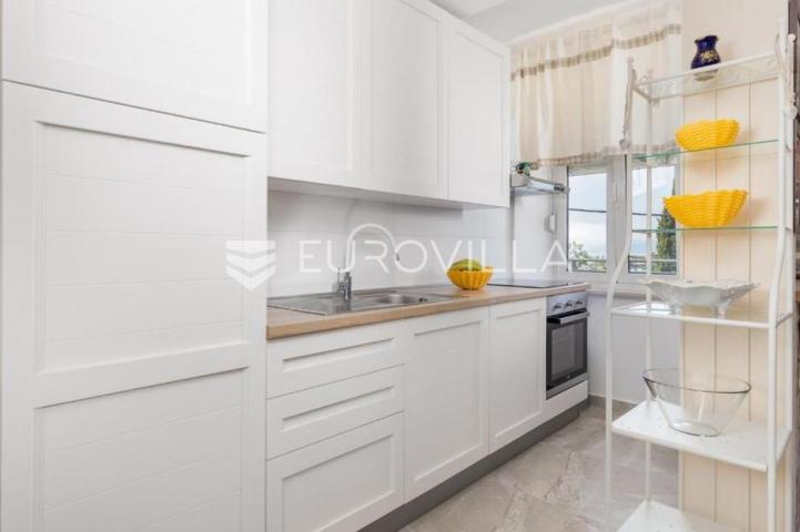 Rijeka, Kantrida, stan 111 m² sa velikom terasom i pogledom na more