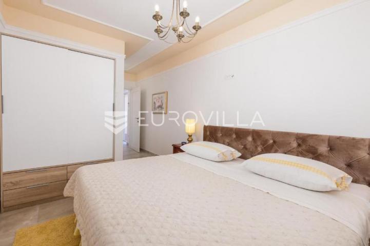 Rijeka, Kantrida, stan 111 m² sa velikom terasom i pogledom na more