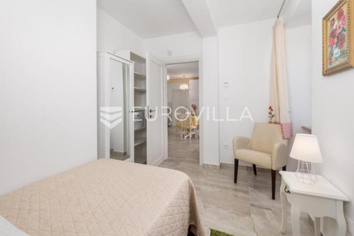 Rijeka, Kantrida, stan 111 m² sa velikom terasom i pogledom na more