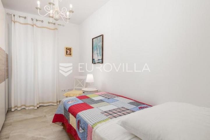 Rijeka, Kantrida, stan 111 m² sa velikom terasom i pogledom na more