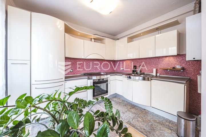 Zagreb, Zelenjak, prekrasan četverosoban dvoetažni stan, 120 m²