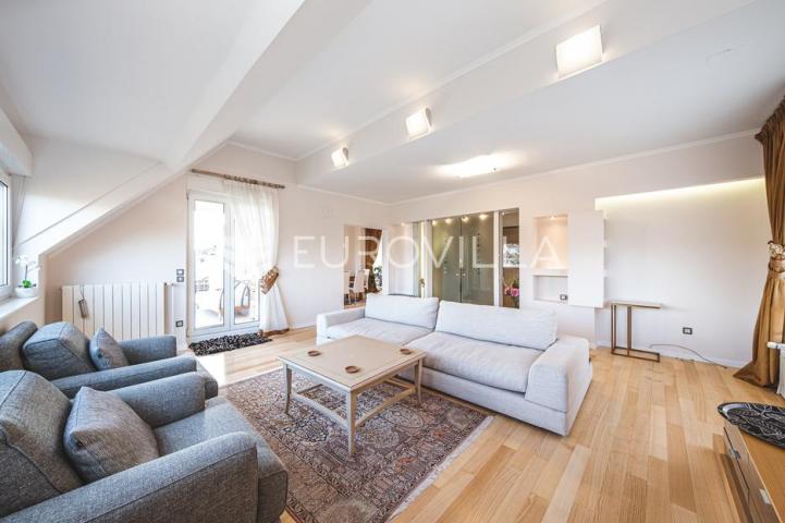 Zagreb, Zelenjak, prekrasan četverosoban dvoetažni stan, 120 m²
