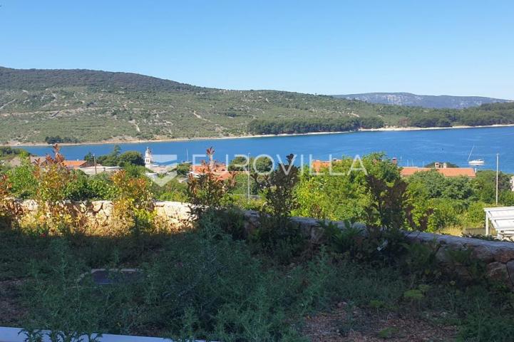 Grad Cres, Grabar, trosoban stan 101 m², vrt, pogled na more