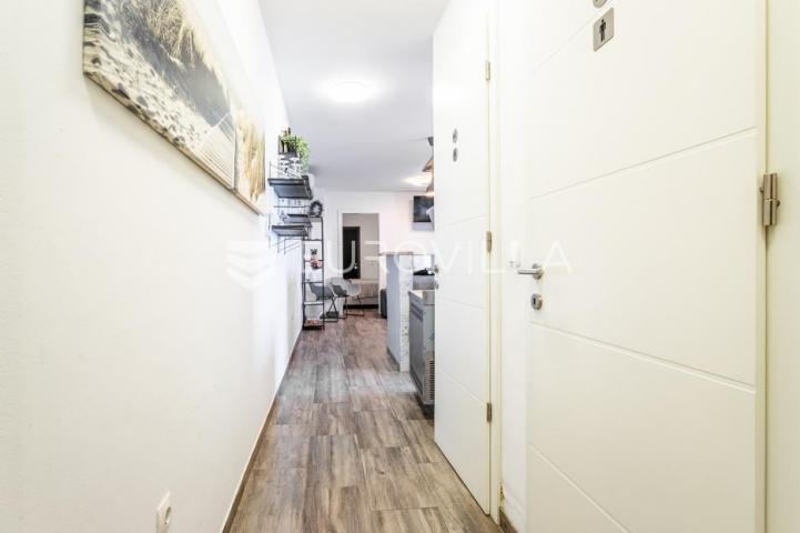 Tisno, NOVOGRADNJA, apartman u prizemlju, prvi red do mora, 48,51 m²