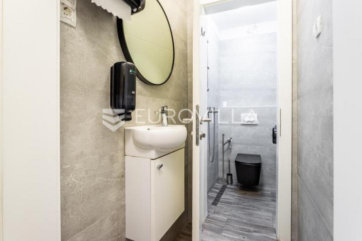 Tisno, NOVOGRADNJA, apartman u prizemlju, prvi red do mora, 48,51 m²