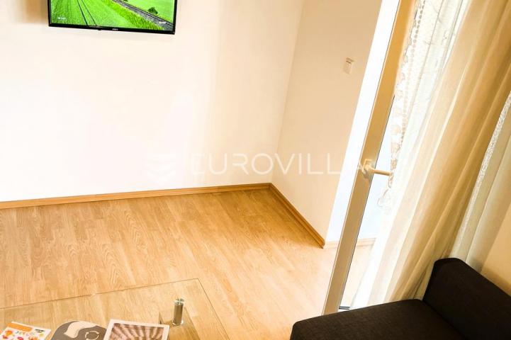 Istra, Motovun, prekrasna kuća sa dva stana i konobom