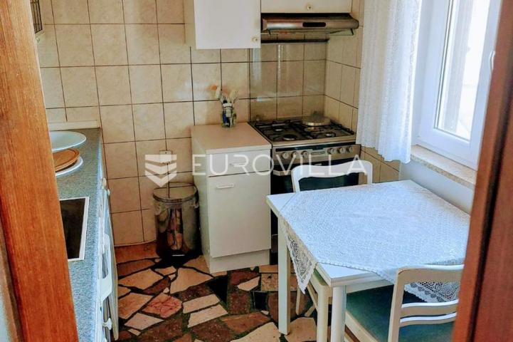 Istra, Motovun, prekrasna kuća sa dva stana i konobom