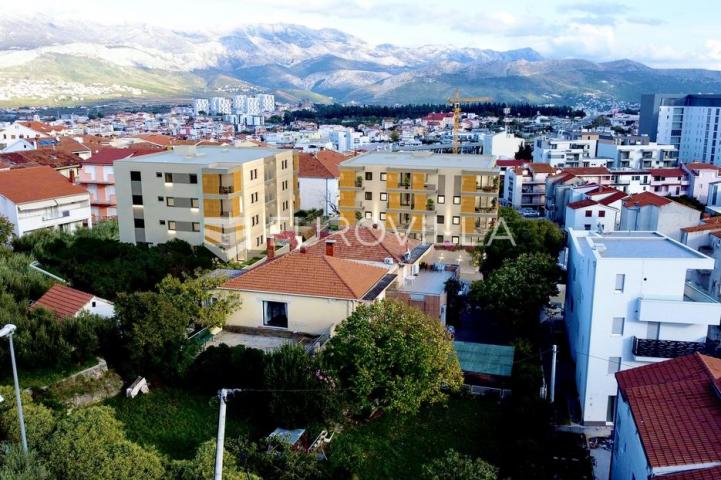 Split, Visoka, garsonjera u novogradnji