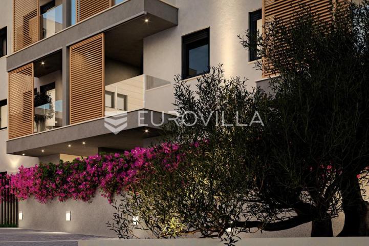 Split, Visoka, garsonjera u novogradnji