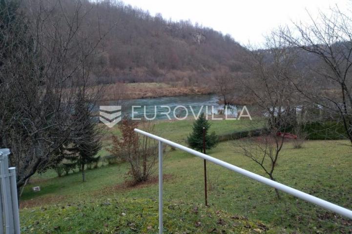 Slunj, Veljun, kuća 120 m² do rijeke Korane