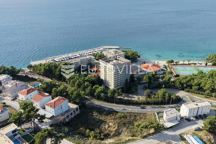 Split, Terase Podstrana | Dvosoban stan s terasom i vrtom na visokom prizemlju