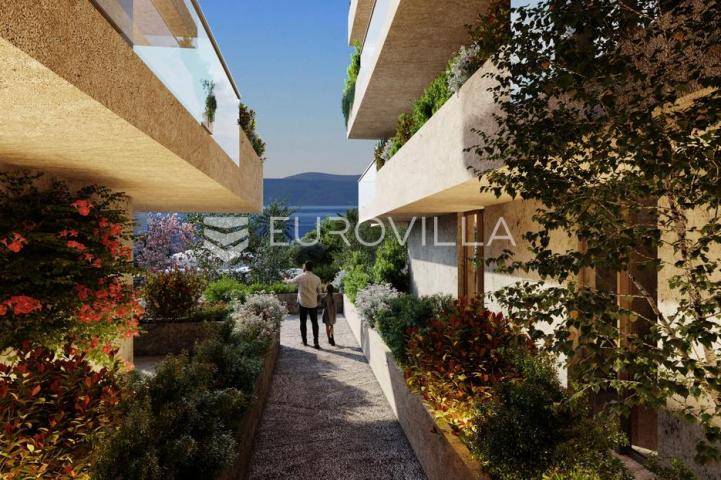 Split, Terase Podstrana | Dvosoban stan s terasom i vrtom na visokom prizemlju