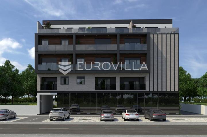 Vinkovci, Centar, luksuzni četverosoban stan 109 m² s garažnim mjestom i ostavom, 3. kat