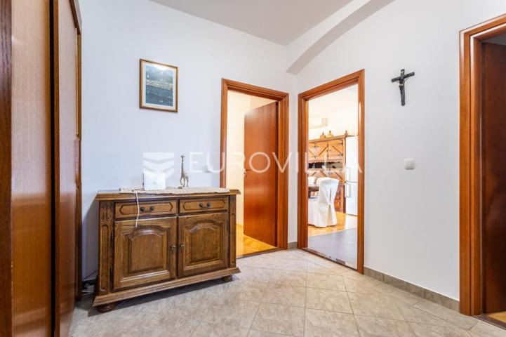 Primošten, prekrasna villa sa velikim bazenom