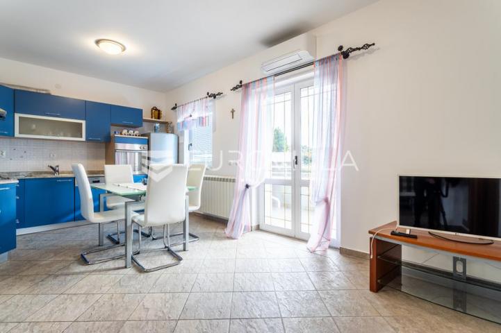 Primošten, prekrasna villa sa velikim bazenom