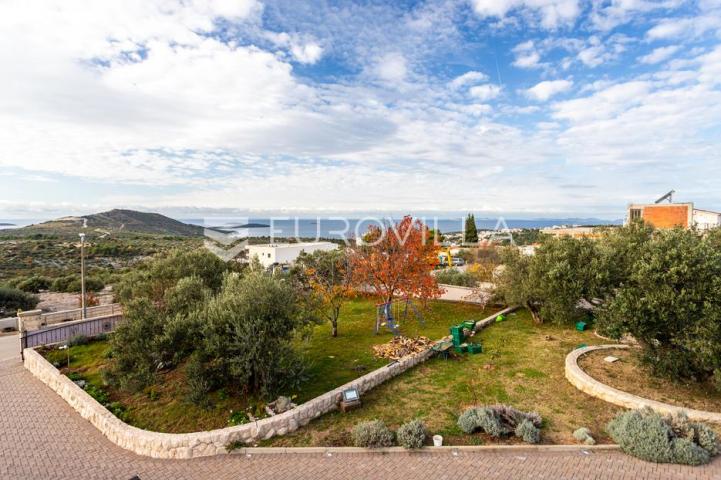 Primošten, prekrasna villa sa velikim bazenom