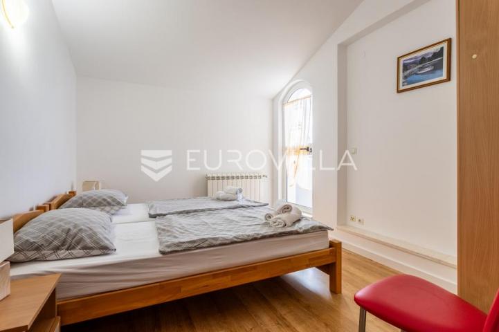 Primošten, prekrasna villa sa velikim bazenom