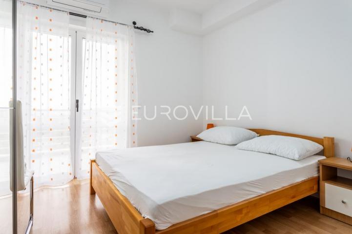 Primošten, prekrasna villa sa velikim bazenom