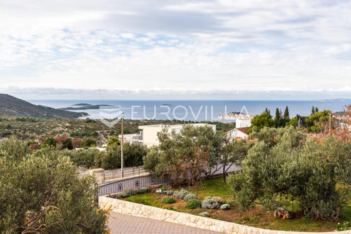 Primošten, prekrasna villa sa velikim bazenom
