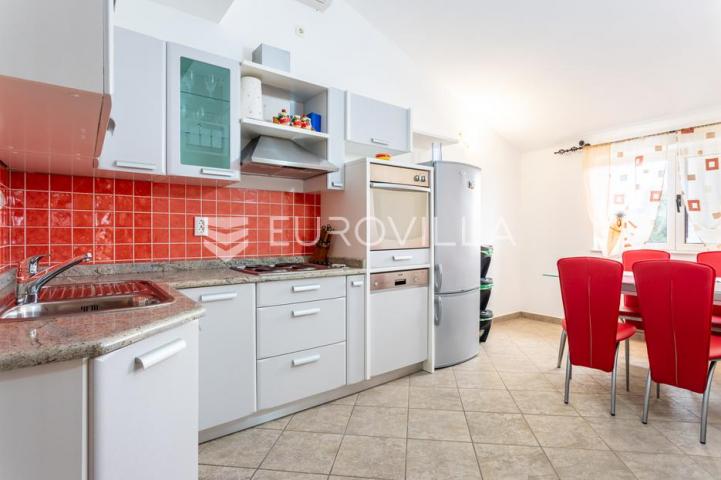 Primošten, prekrasna villa sa velikim bazenom