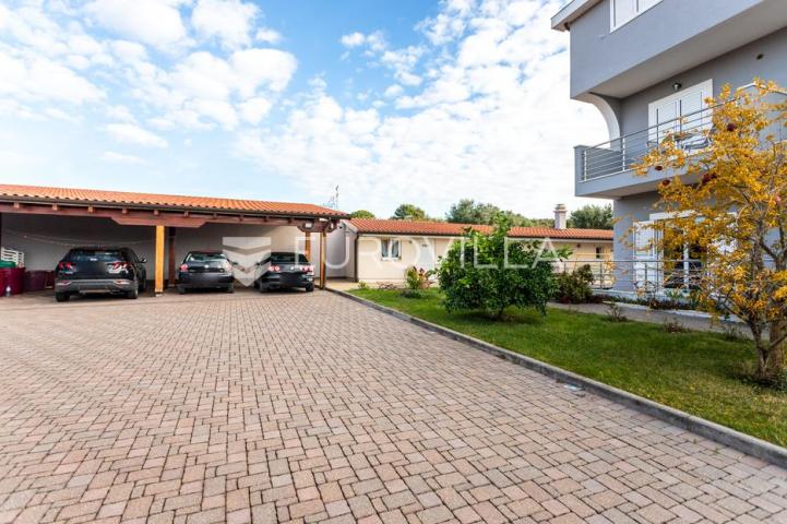 Primošten, prekrasna villa sa velikim bazenom