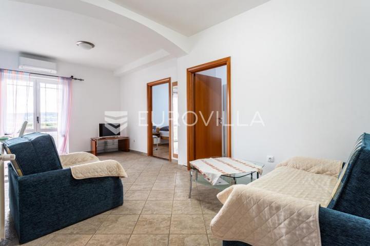 Primošten, prekrasna villa sa velikim bazenom