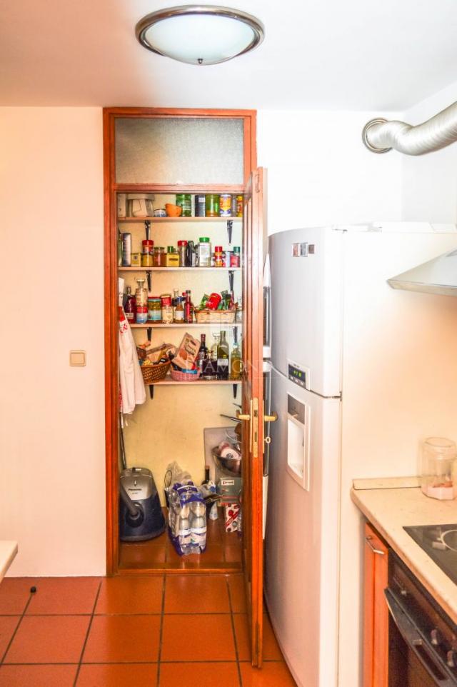TROSOBAN STAN S GALERIJOM!KVATRIĆ!PRODAJA!