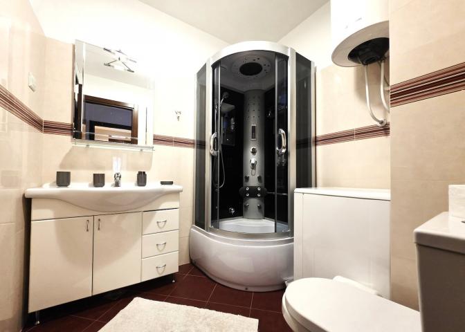 Dvosoban namješten stan, 72m2, Gorica C, Podgorica