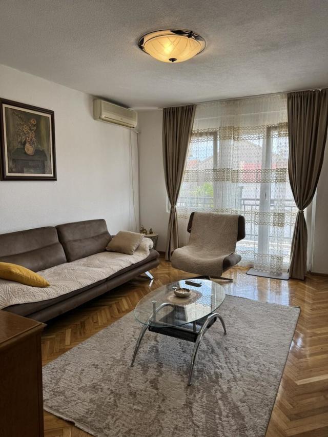 Dvosoban namješten stan, 70m2, Gornja Gorica Podgorica