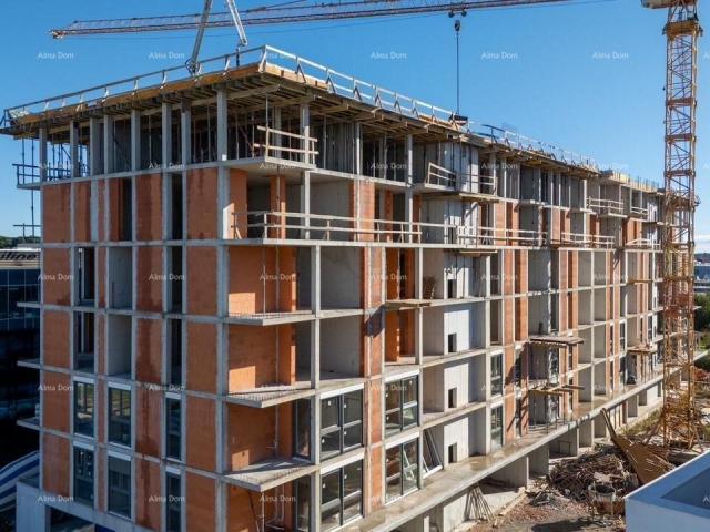 Stan Pula! Višestambena, moderna zgrada s liftom, blizu centra. Stan s velikim parkirnim mjestomS78