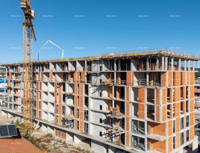 Stan Pula! Višestambena, moderna zgrada s liftom, blizu centra. Stan s velikim parkirnim mjestomS78