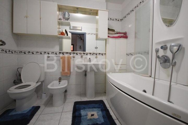 Split, Meje, prodaja 5-soban stan 124 m2, pogled na more, garaža