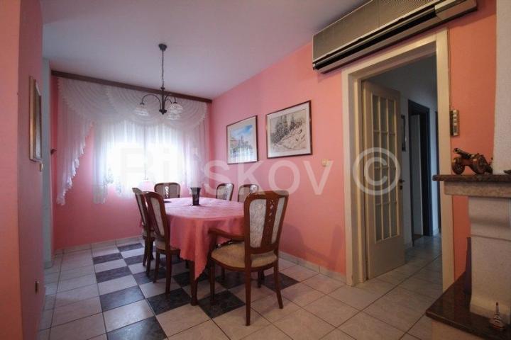 Split, Meje, prodaja 5-soban stan 124 m2, pogled na more, garaža