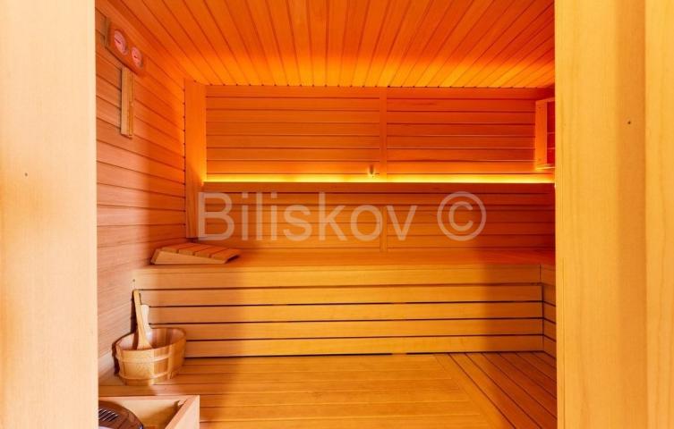 Prodaja, Rakov Potok, montažna kuća površine 179 m2, bazen, parking 