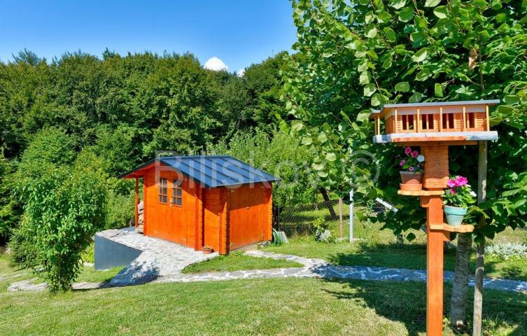 Prodaja, Rakov Potok, montažna kuća površine 179 m2, bazen, parking 
