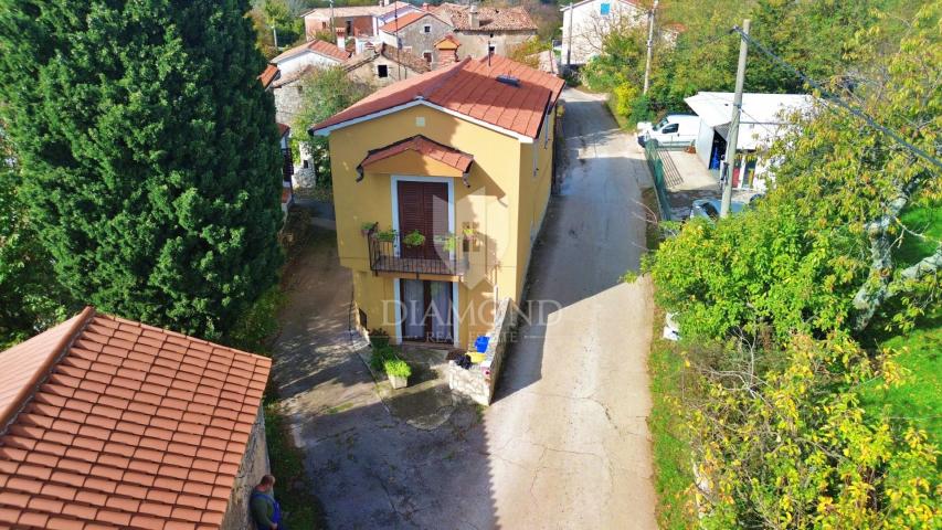 OBITELJSKA KUĆA, LABIN, OKOLICA
