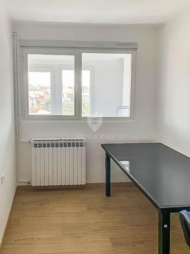 Zagreb, Avenija Dubrava! Prostran četverosoban stan!