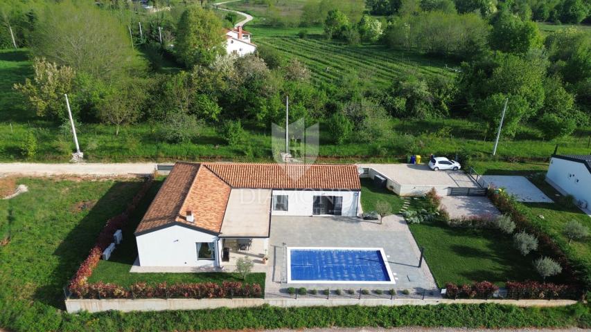 Nova kuća sa bazenom, okolica Labina