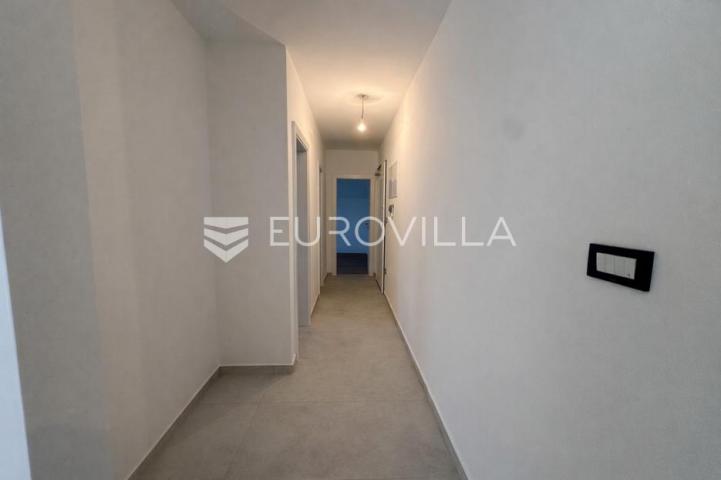 Pag, Šimuni, dvosoban apartman s vrtom 120 m od mora