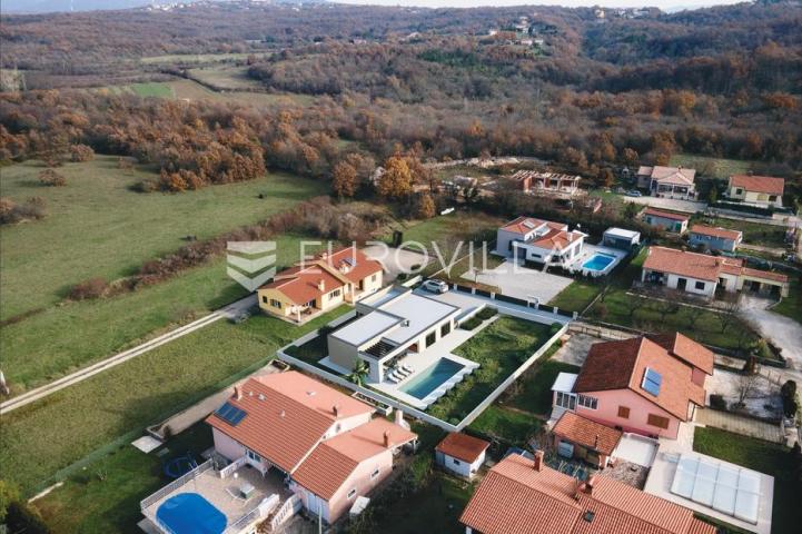 Istra, Labin, Trget, moderna prizemnica s bazenom i pametnim sustavima