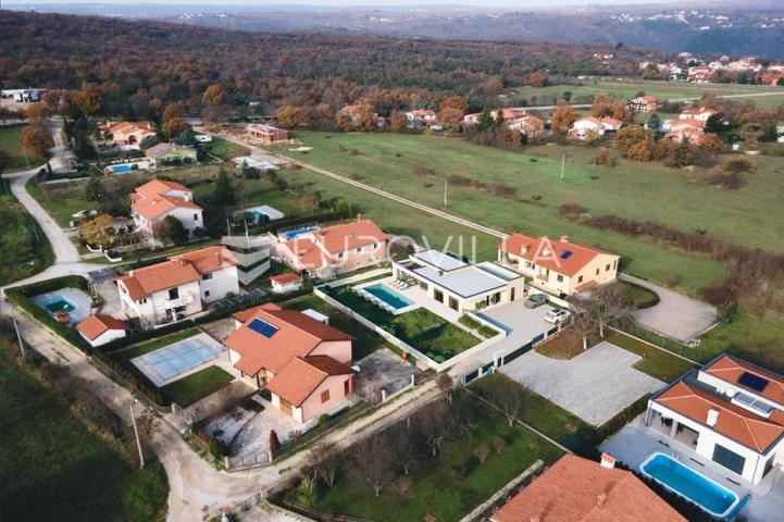 Istra, Labin, Trget, moderna prizemnica s bazenom i pametnim sustavima