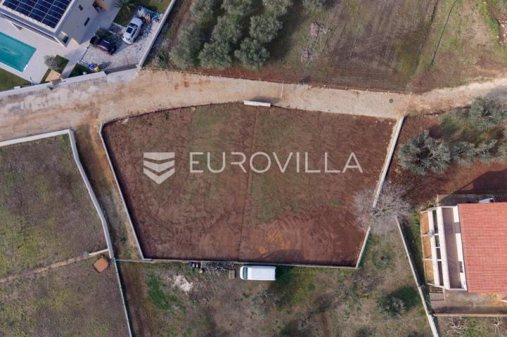 Istra, Pomer, građevinsko zemljište 520 m², 80 m od mora, pogled na more