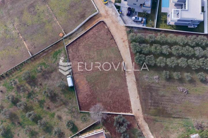 Istra, Pomer, građevinsko zemljište 520 m², 80 m od mora, pogled na more